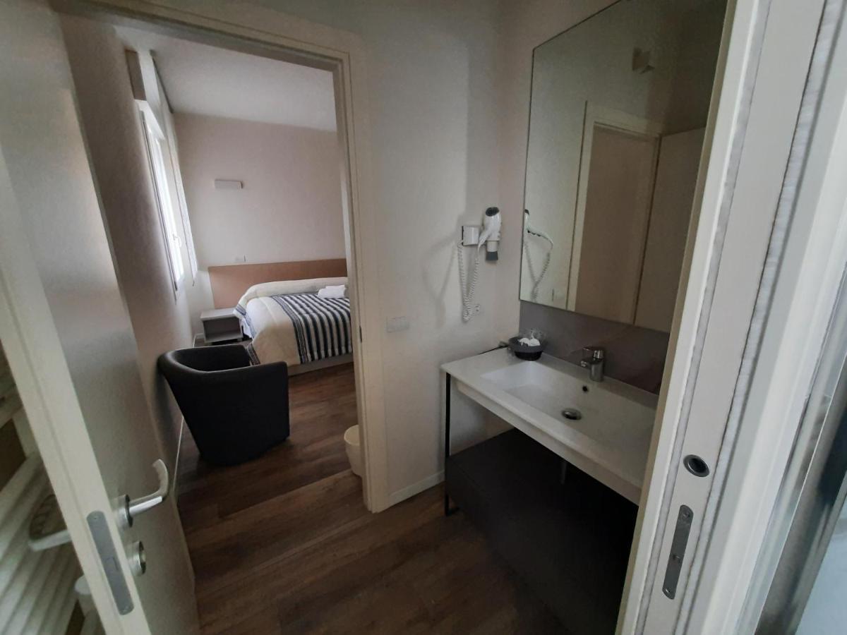 Stop&Go Suites And Apartments مارانيلّو المظهر الخارجي الصورة